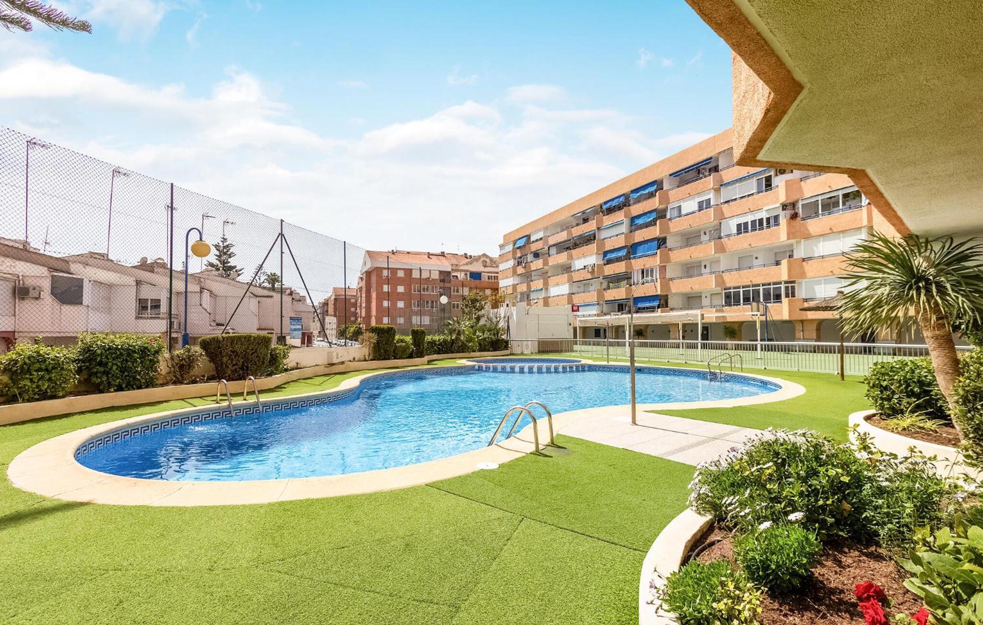 Nice Apartment In Torrevieja With Kitchen Zewnętrze zdjęcie