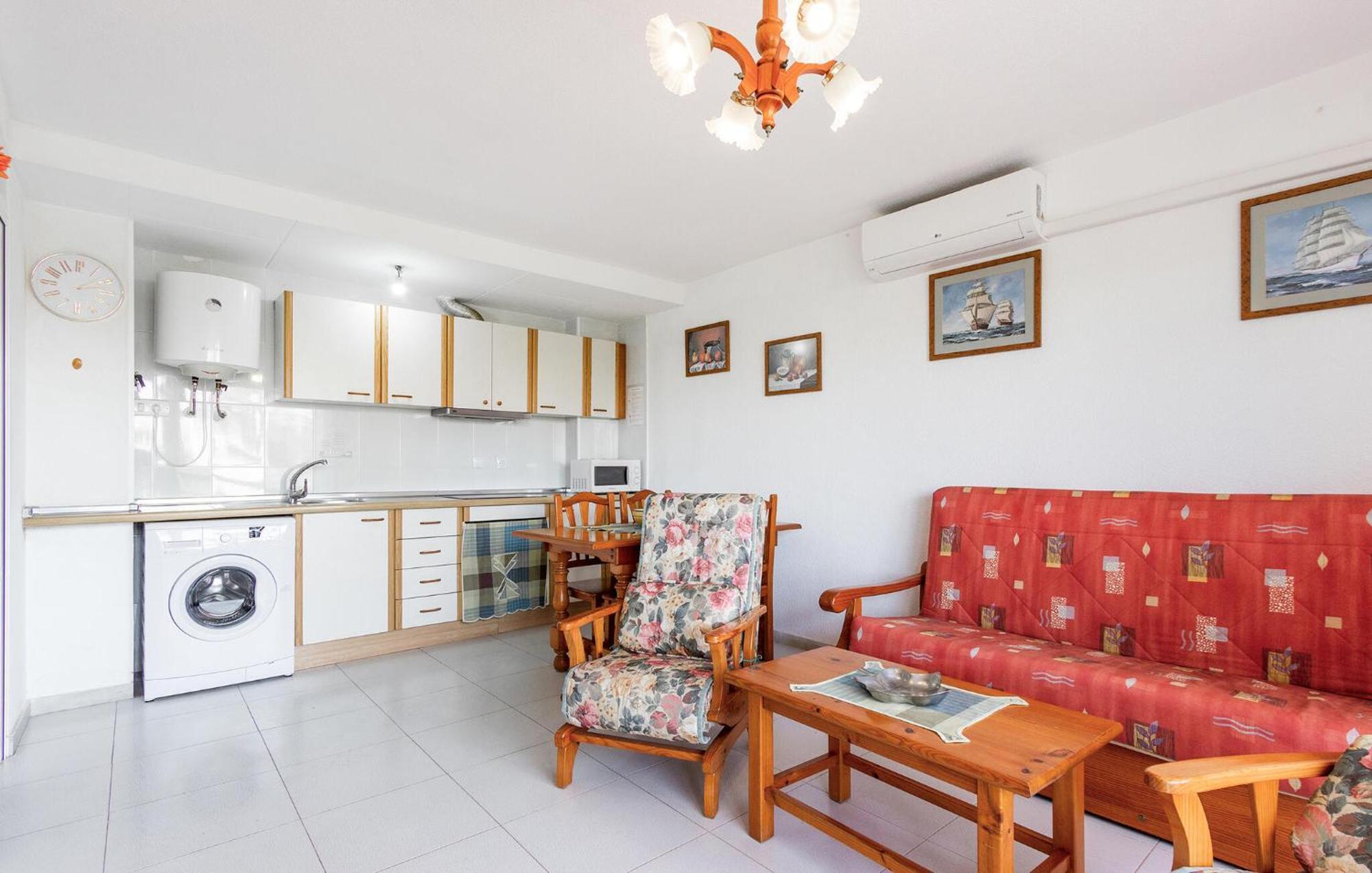Nice Apartment In Torrevieja With Kitchen Zewnętrze zdjęcie